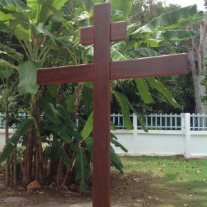 крест, установленный на месте закладного камня